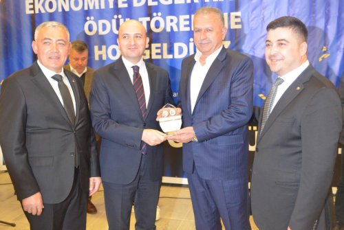 Ekonomi̇ye Değer Katanlar Ödül Töreni̇ (2024 Yılı Rekortmenleri̇)