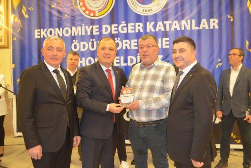 Ekonomi̇ye Değer Katanlar Ödül Töreni̇ (2025 Yılı Rekortmenleri̇)