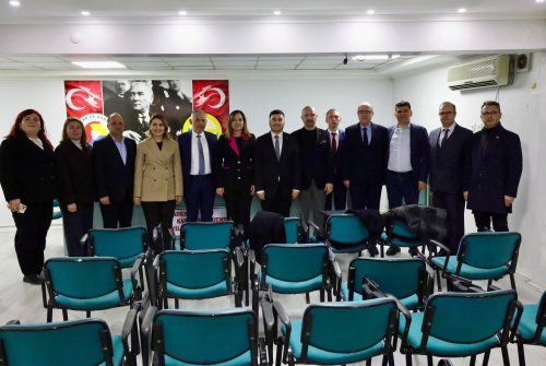 Tekirdağ Büyükşehir Belediye Başkanı Sn. Candan Yüceer, Chp Tekirdağ İ̇l Başkanı Sn. Cem Boduç, Chp Tekirdağ İ̇l Kadın Kolları Başkanı Sn. Büşra Nur Pelen, Malkara Belediye Başkanı Sn. Nergiz Karaağaçlı Öztürk, Belediye Başkan Yardımcısı Sn. Hüseyin Vasfi Güner, Chp Malkara İ̇lçe Başkanı Sn. Hüsnü Aydın, Chp Malkara Kadın Kolları Başkanı Sn.birsen Karataş Ve Parti Temsilcileri İle Birlikte Odamızı Ziyaret Etti.